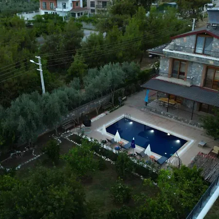Lueks Bahceli Oezel Havuzlu * Fethiye