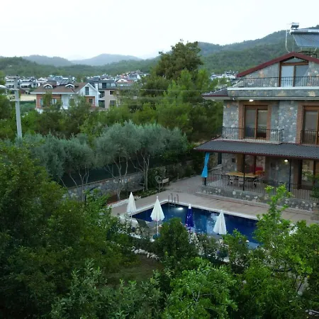 Villa Lueks Bahceli Oezel Havuzlu Fethiye