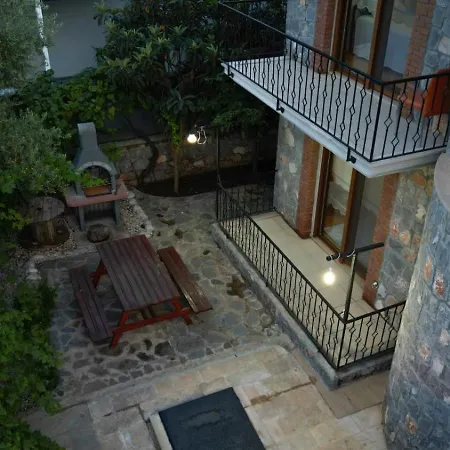 Villa Lueks Bahceli Oezel Havuzlu *