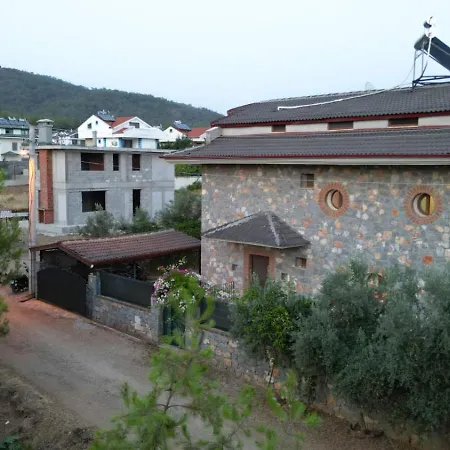 Lueks Bahceli Oezel Havuzlu * Fethiye
